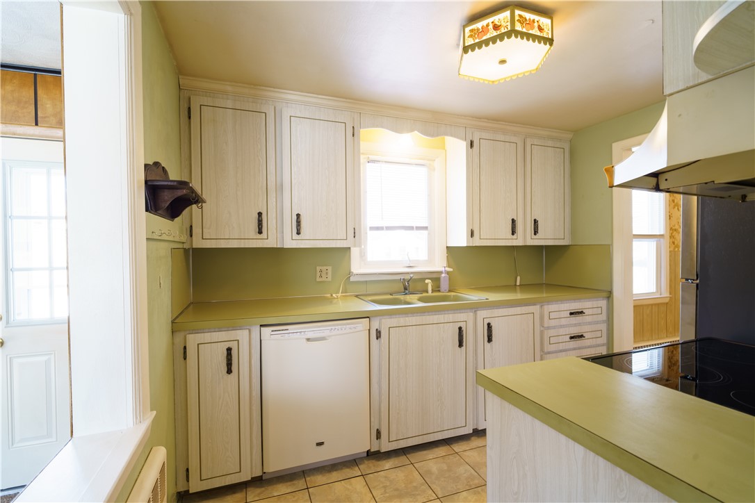 6 Sheffield Avenue Coventry, RI 02816 - Photo 6 of 34