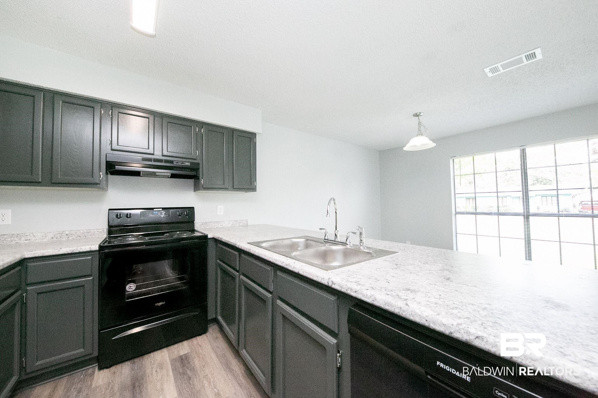 513 West Rose Avenue Foley, AL 36535 - Photo 12 of 50