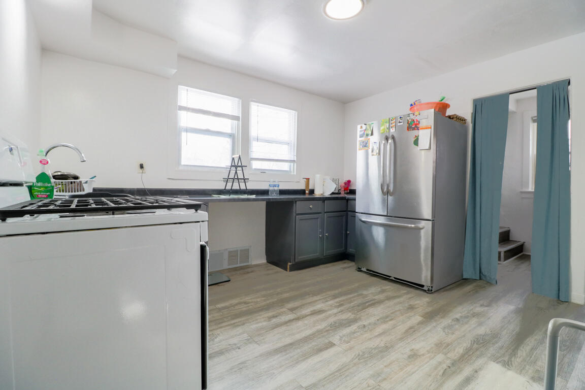 2667 North 36th Street Milwaukee, WI 53210 - Photo 13 of 28 Kitchen