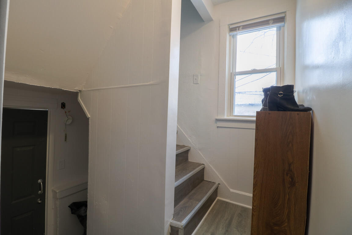 2667 North 36th Street Milwaukee, WI 53210 - Photo 19 of 28 Stairwell