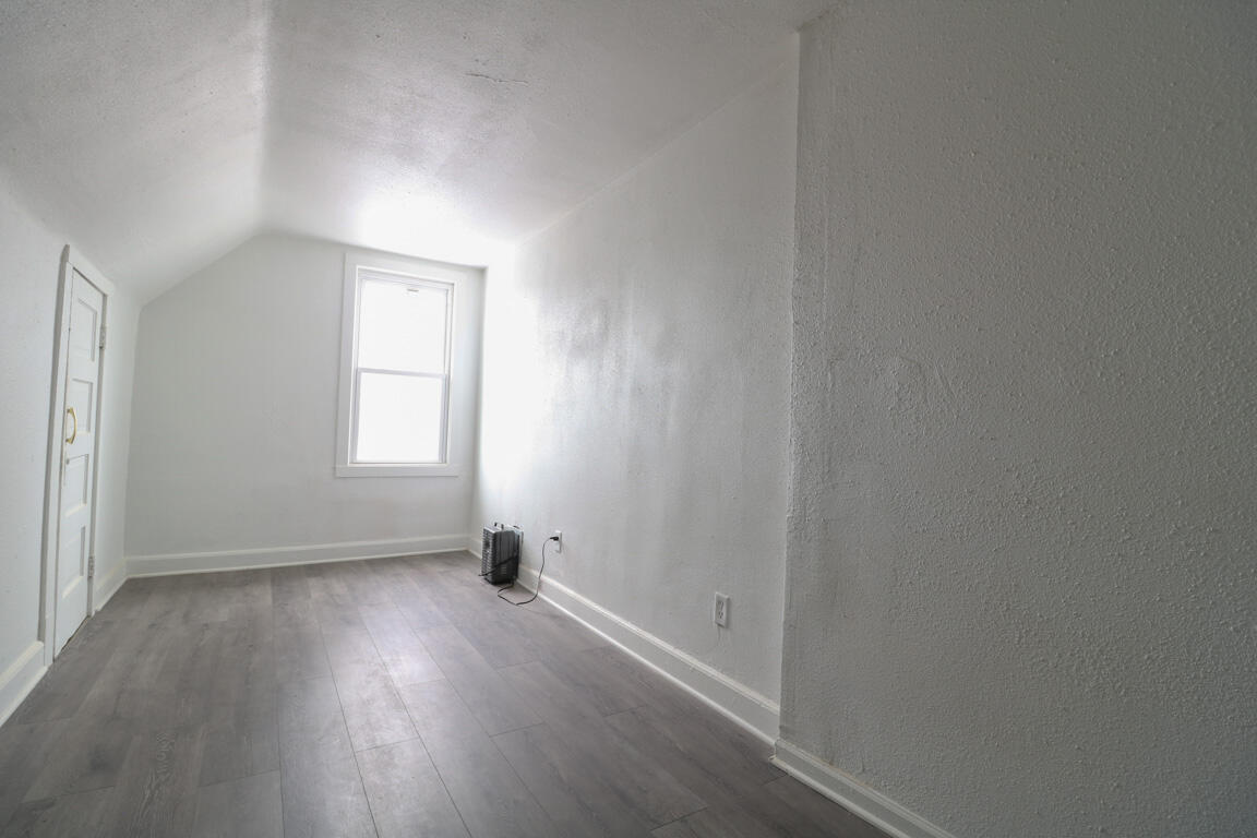 2667 North 36th Street Milwaukee, WI 53210 - Photo 24 of 28 Bedroom