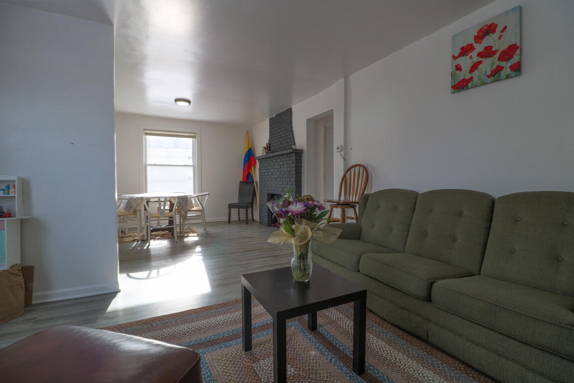 2667 North 36th Street Milwaukee, WI 53210 - Photo 3 of 28 Living Room