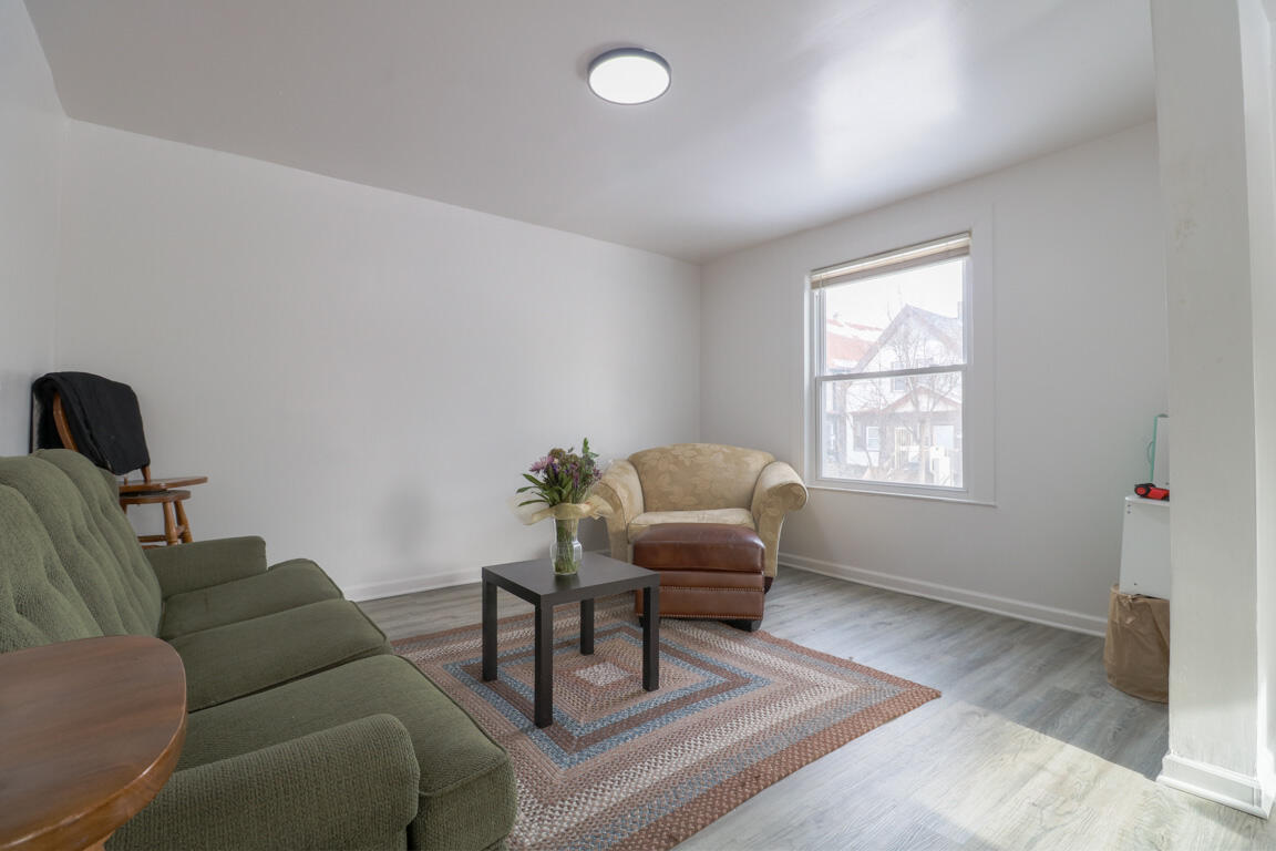 2667 North 36th Street Milwaukee, WI 53210 - Photo 8 of 28 Living Room