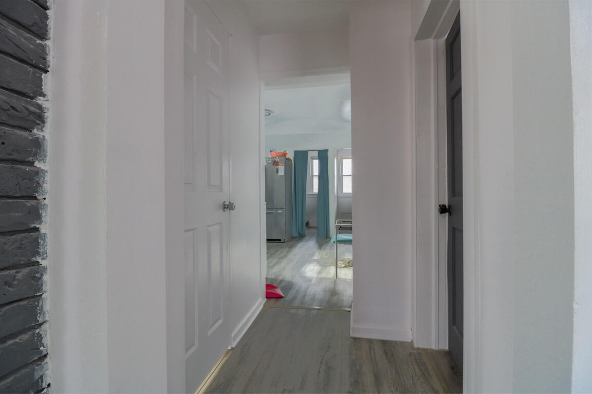 2667 North 36th Street Milwaukee, WI 53210 - Photo 9 of 28 Hallway