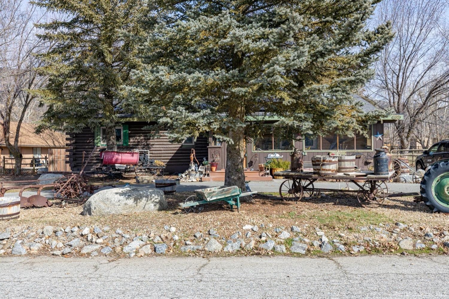 29561 Fawn Way Tehachapi, CA 93561 - Photo 24 of 36 Gallery Image 24