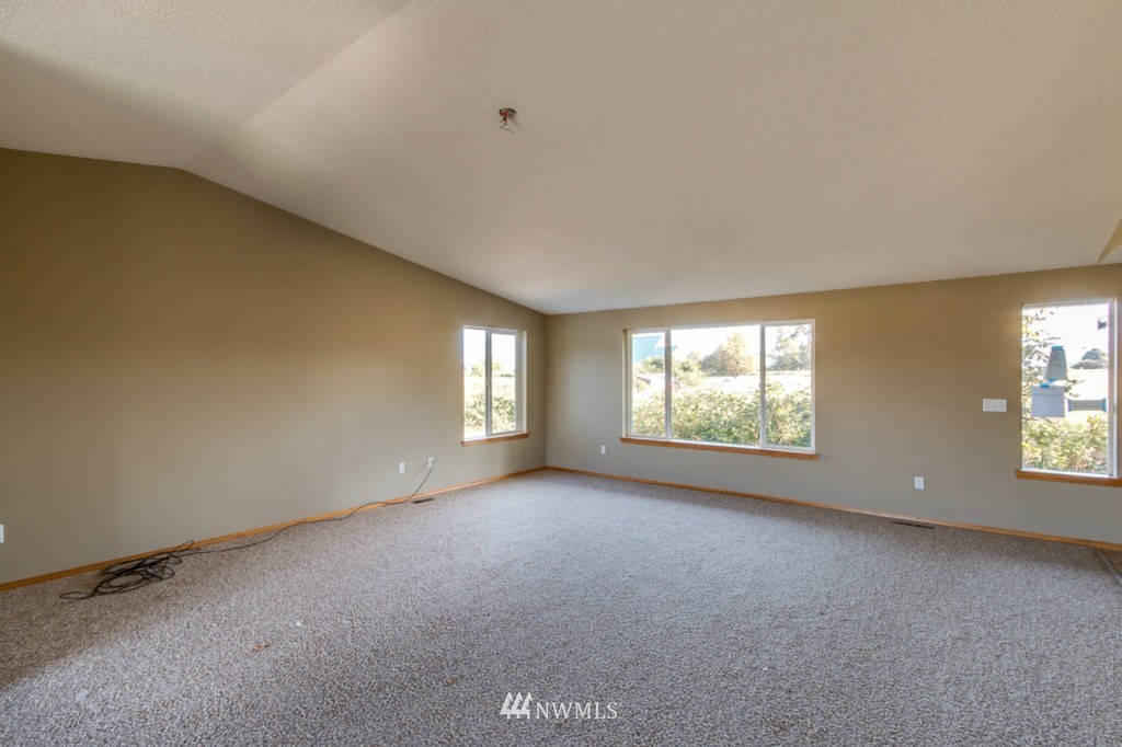 144 North Welcome Slough Road Cathlamet, WA 98612 - Photo 4 of 14 Gallery Image 4