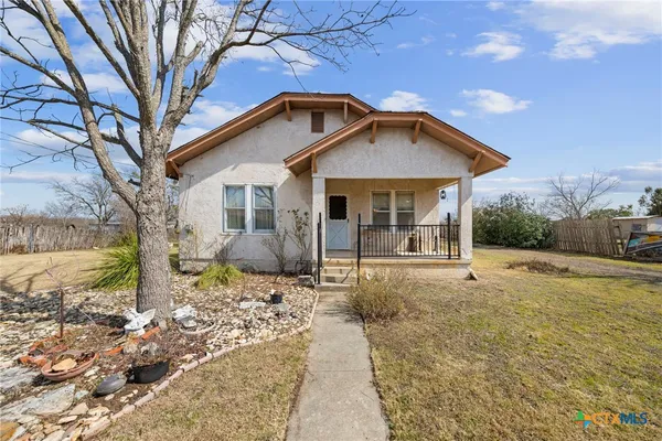 $195,000 | 401 South Love Avenue, Florence, TX 76527