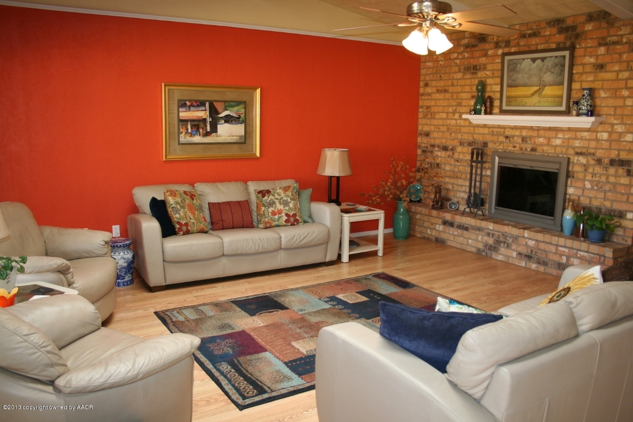 6401 Drexel Road Amarillo, TX 79109 - Photo 22 of 54 LIVING (2)