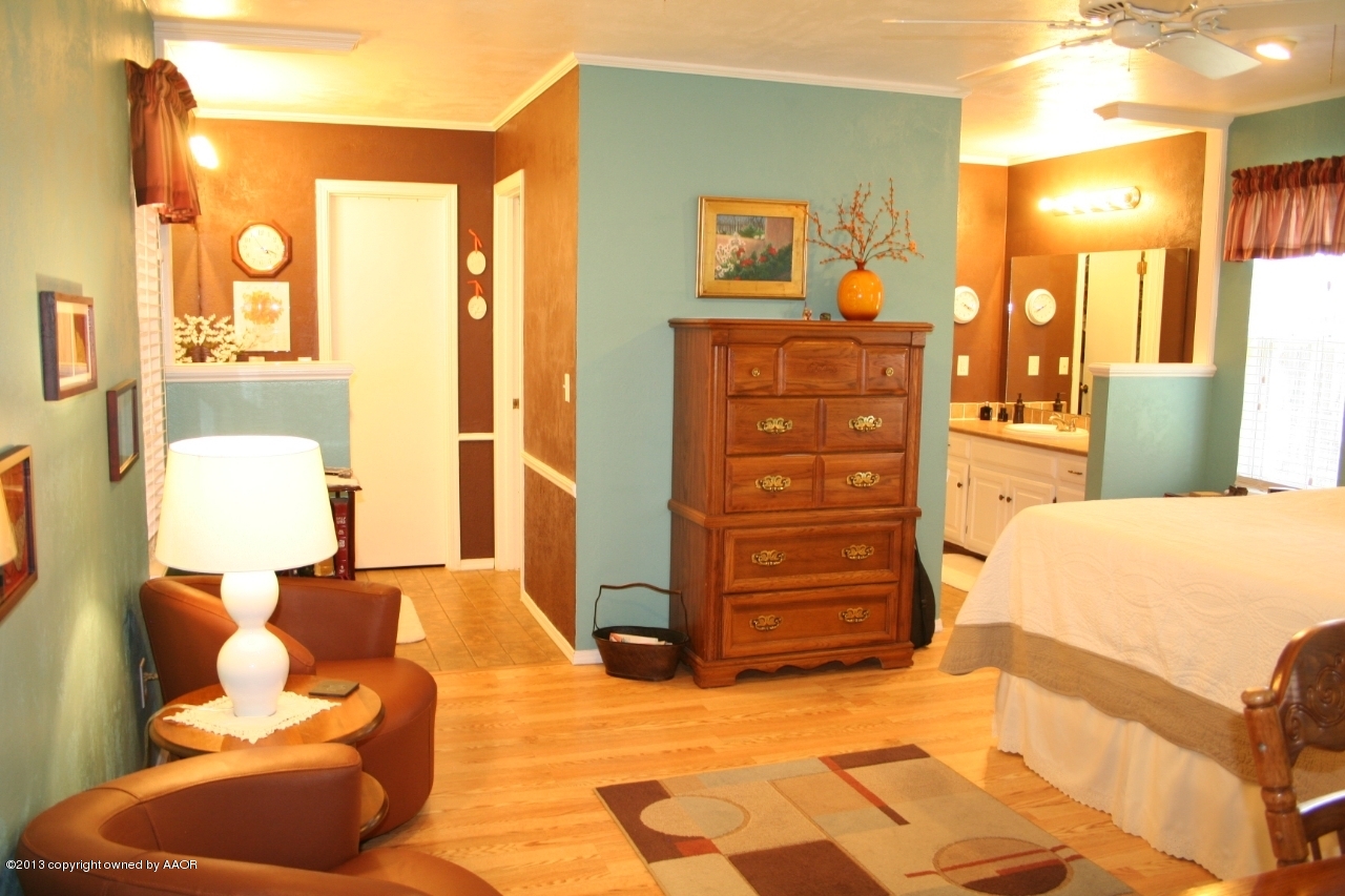 6401 Drexel Road Amarillo, TX 79109 - Photo 41 of 54 MASTER SUITE