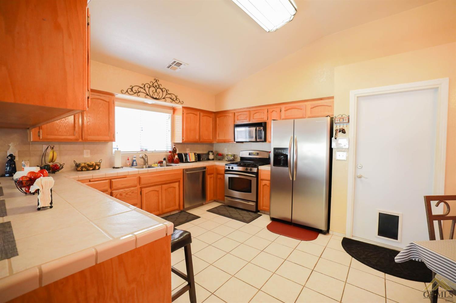 5515 Shadow Stone Street Bakersfield, CA 93313 - Photo 9 of 30