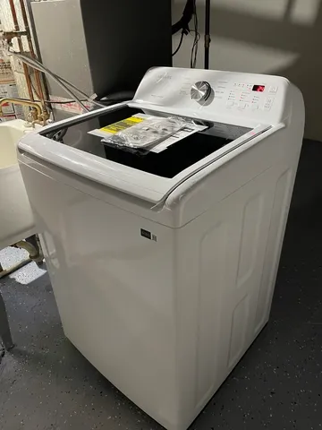 $330,000 | 10059 Frontage Road, Unit F, Skokie, IL 60077