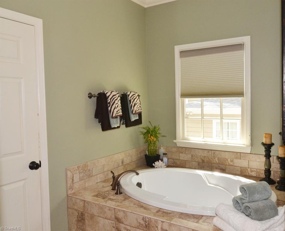 1901 Rolling Road Greensboro, NC 27403 - Photo 13 of 30 Master Bath Jetted Tub