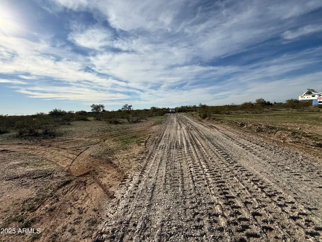 $115,000 | 3 North 223rd Avenue, Wittmann, AZ 85361