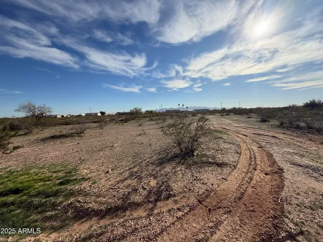 $115,000 | 3 North 223rd Avenue, Wittmann, AZ 85361
