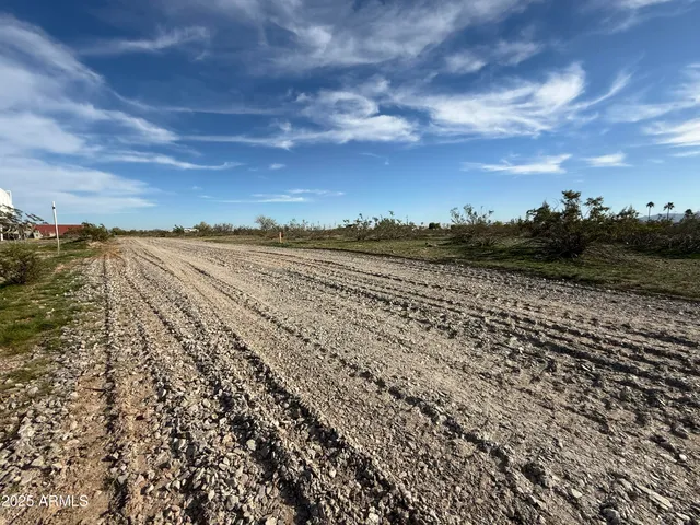 $115,000 | 3 North 223rd Avenue, Wittmann, AZ 85361