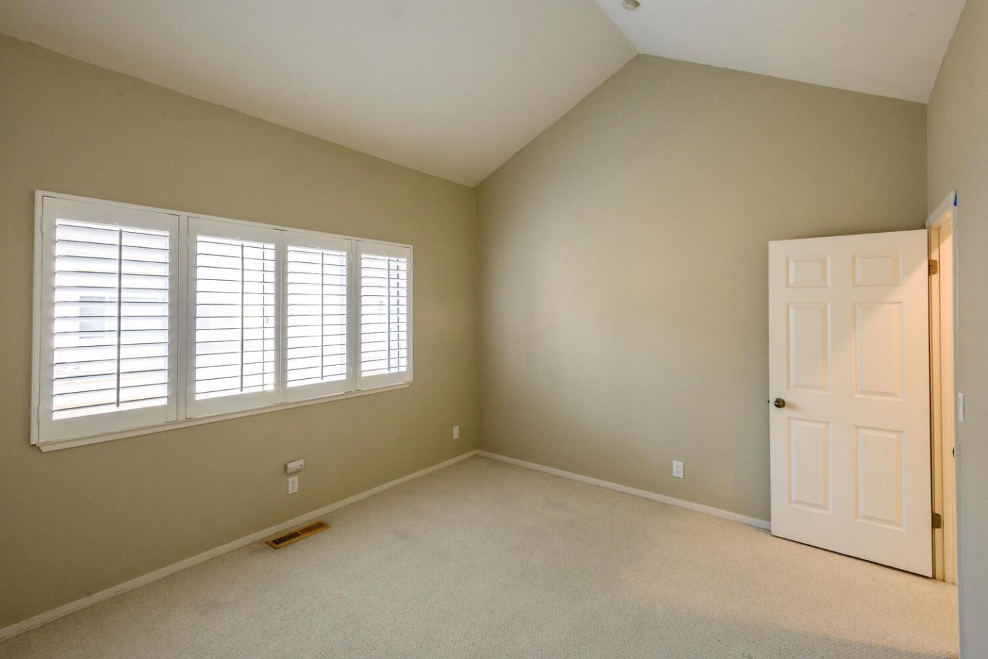 848 Columbia Circle Redwood City, CA 94065 - Photo 9 of 19 an empty room with a window