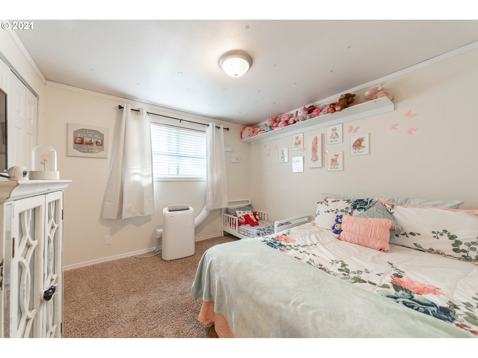 2304 Laurelhurst Drive Eugene, OR 97402 - Photo 14 of 19