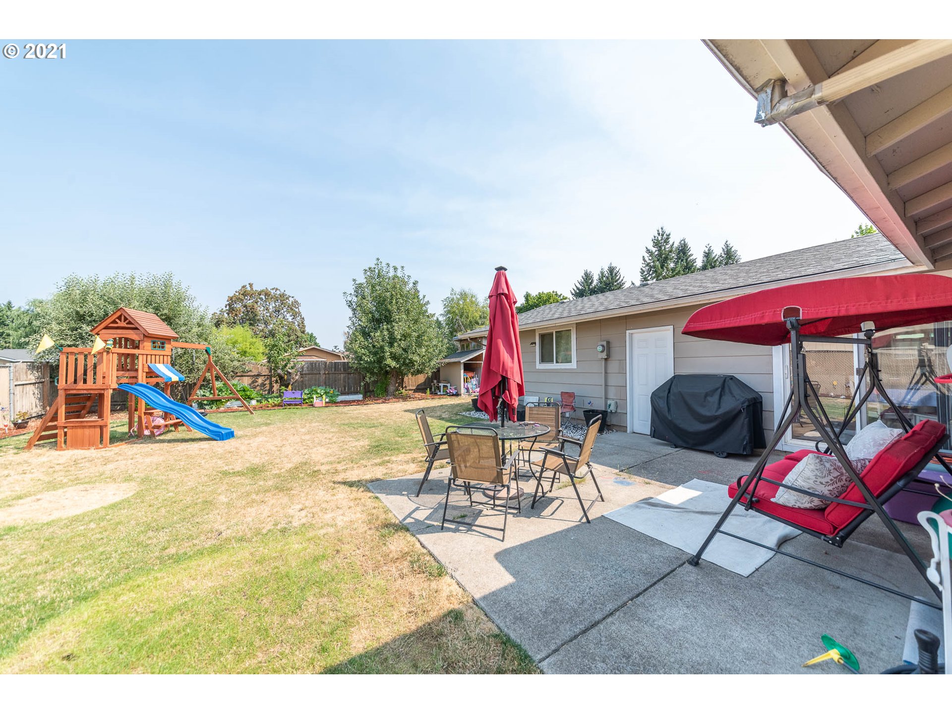 2304 Laurelhurst Drive Eugene, OR 97402 - Photo 17 of 19