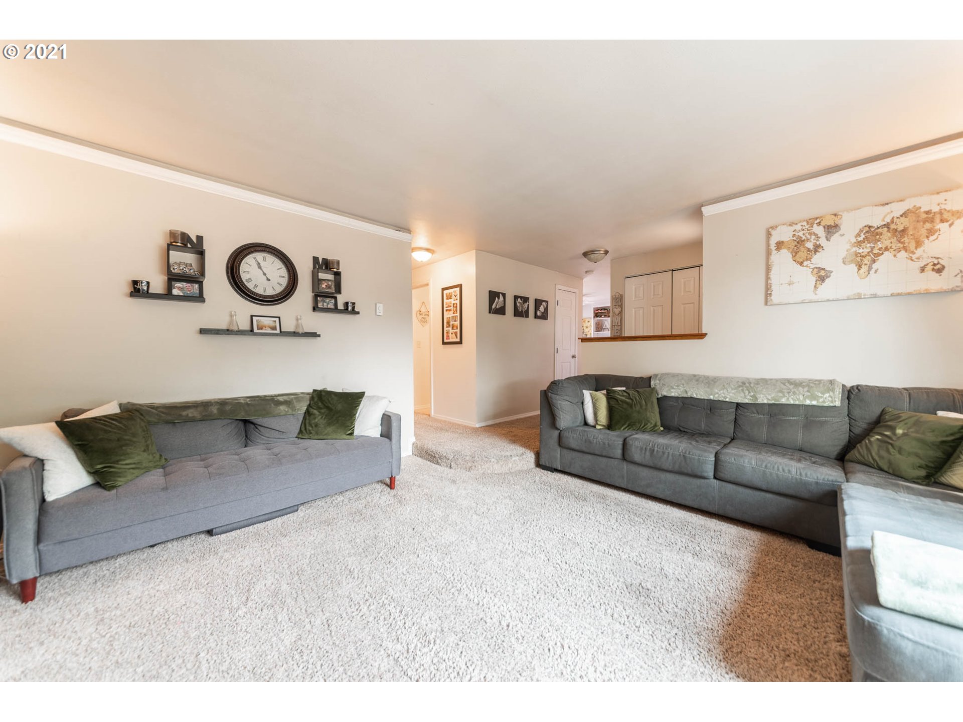 2304 Laurelhurst Drive Eugene, OR 97402 - Photo 6 of 19