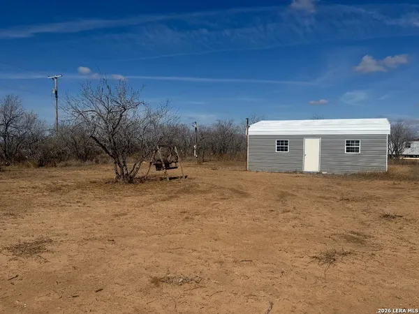 $23,900 | 975 West Ave L, Christine, TX 78026