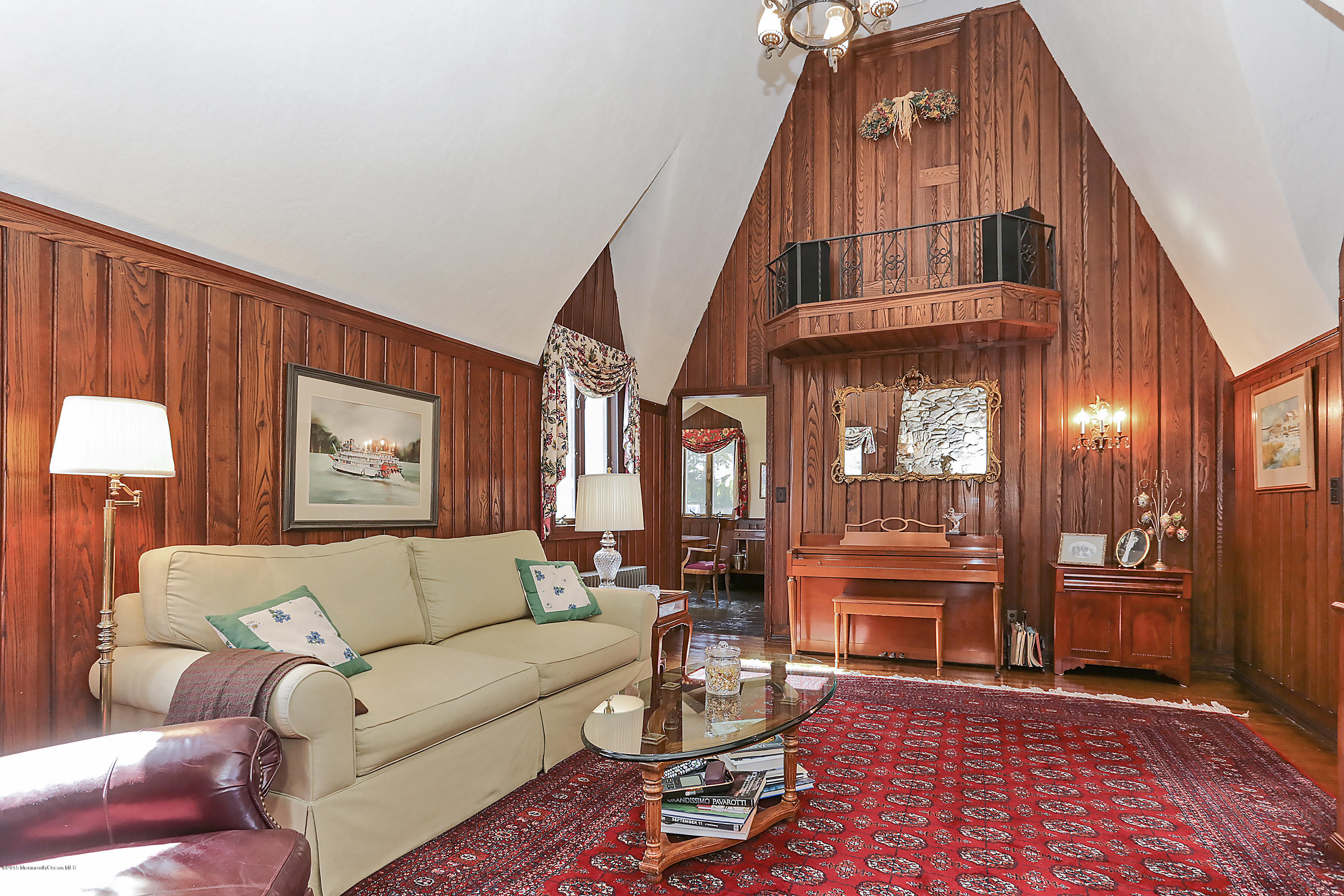 605_locust_rd_MLS_HID991899_ROOMlivingro