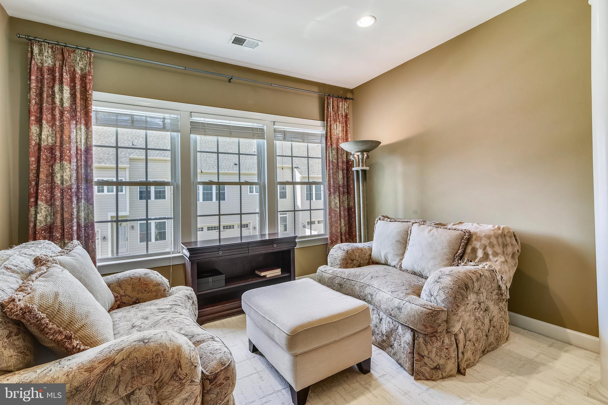 24931 Avonlea Drive Chantilly, VA 20152 - Photo 33 of 76 Primary Bedroom Sitting Area