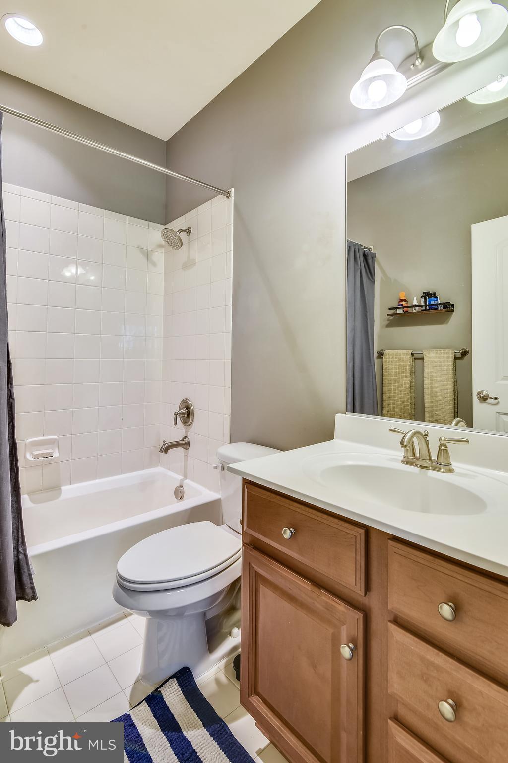 24931 Avonlea Drive Chantilly, VA 20152 - Photo 41 of 76 Attached Bath to 2nd Bedroom