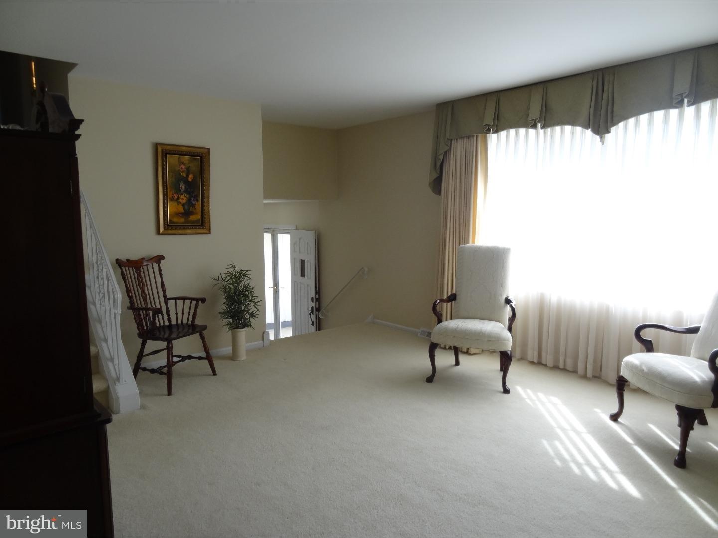 32 Cherokee Road Richboro, PA 18954 - Photo 14 of 25 Living Room
