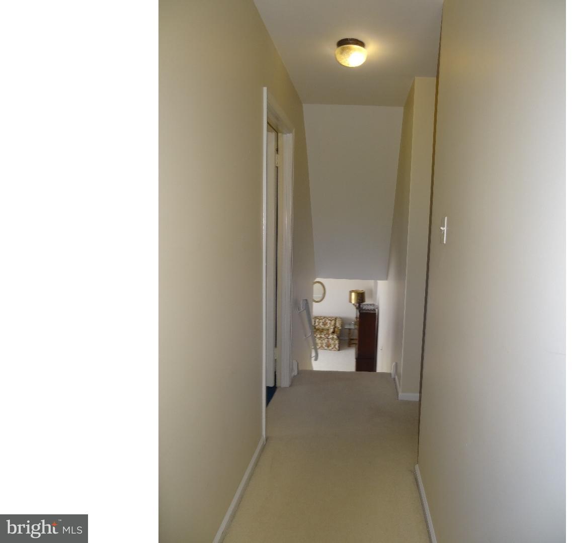 32 Cherokee Road Richboro, PA 18954 - Photo 16 of 25 Hallway