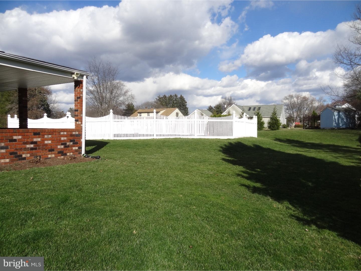 32 Cherokee Road Richboro, PA 18954 - Photo 23 of 25 Side Yard