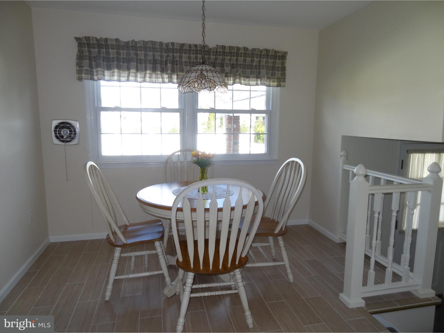 32 Cherokee Road Richboro, PA 18954 - Photo 10 of 25 Kitchen