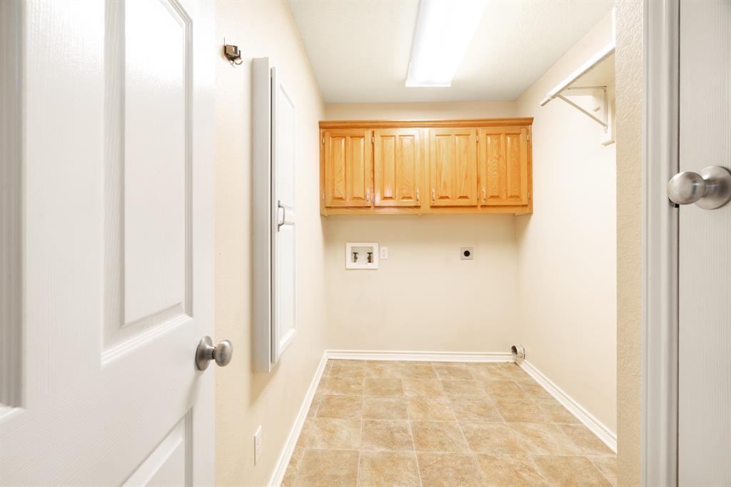 239 Deer Valley Drive Powderly, TX 75473 - Photo 16 of 18 a view of bathroom with a tub shower and a window