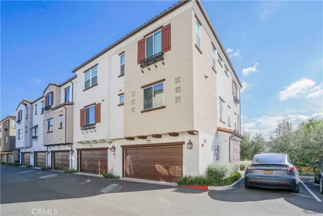 $875,000 | 243 North Magnolia Street, Unit 5, Anaheim, CA 92805