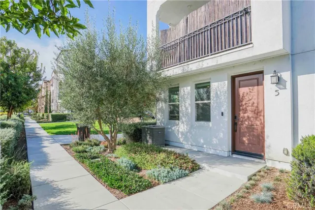$875,000 | 243 North Magnolia Street, Unit 5, Anaheim, CA 92805