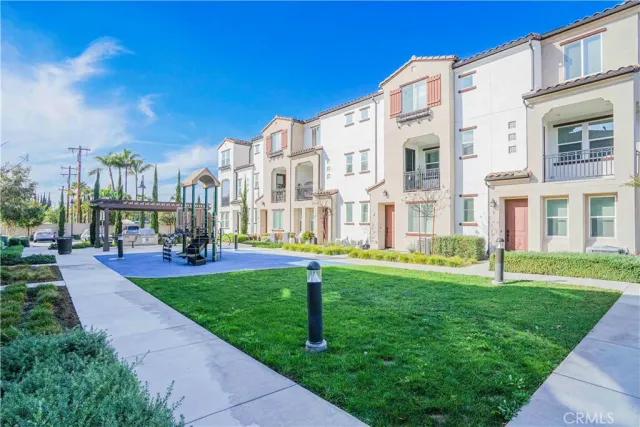 $875,000 | 243 North Magnolia Street, Unit 5, Anaheim, CA 92805
