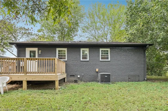 $242,000 | 132 West Kime Avenue, Liberty, NC 27298