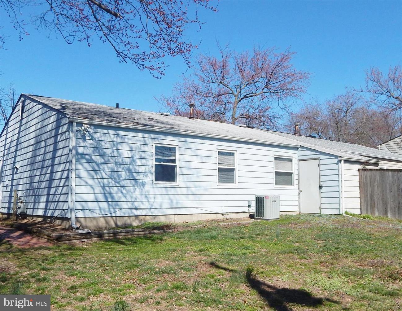 1073 Kings Road Pasadena, MD 21122 - Photo 2 of 6