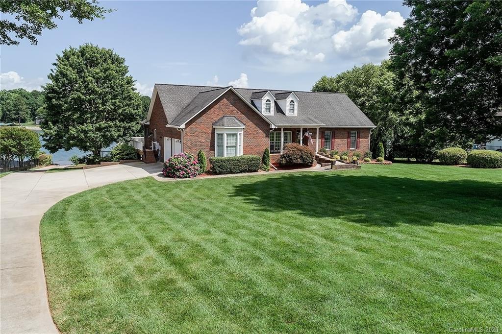 7705 Rabbit Circle Denver, NC 28037 - Photo 3 of 47 Gallery Image 3
