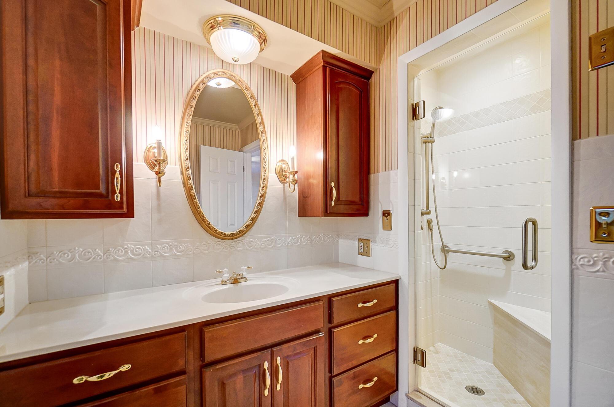 2709 Berwyn Road Columbus, OH 43221 - Photo 32 of 67 032