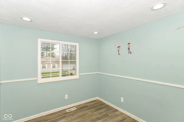 $215,000 | 6911 Littleton Drive, Indianapolis, IN 46221