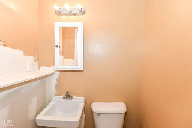 $215,000 | 6911 Littleton Drive, Indianapolis, IN 46221