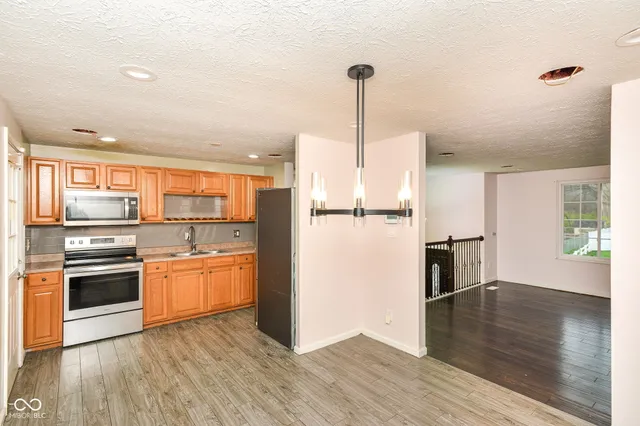 $215,000 | 6911 Littleton Drive, Indianapolis, IN 46221