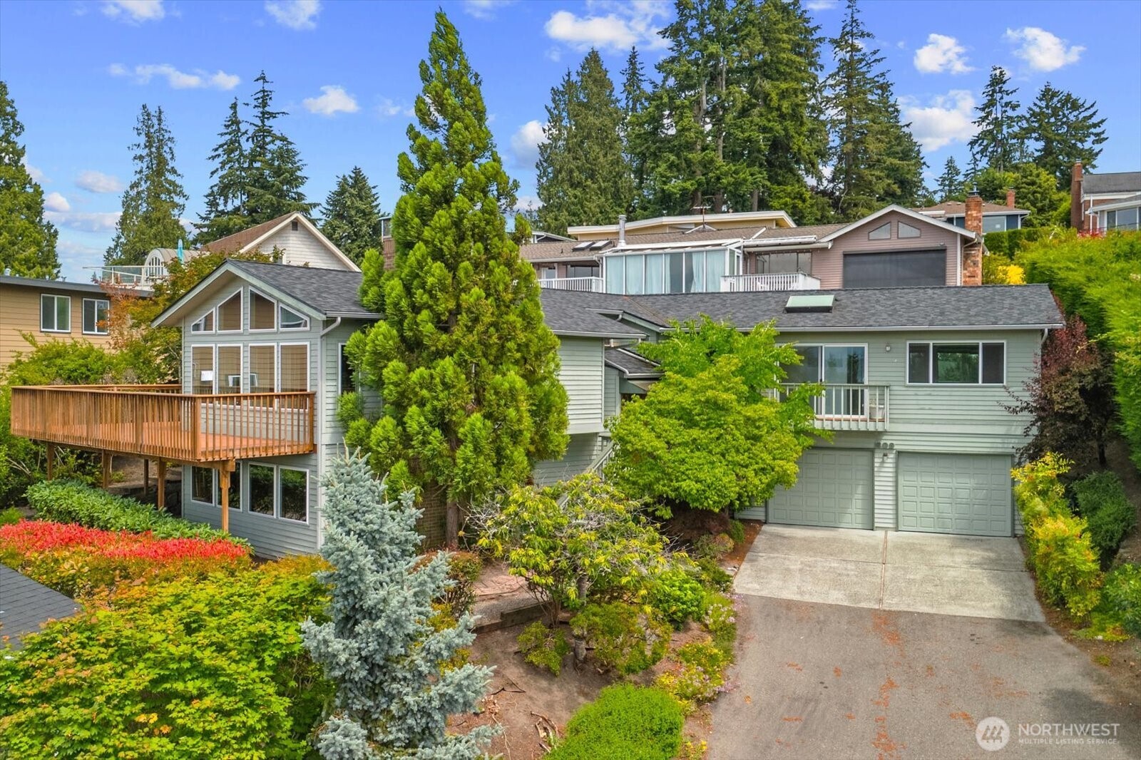 809 Spruce Place Edmonds, WA 98020 - Photo 1 of 40