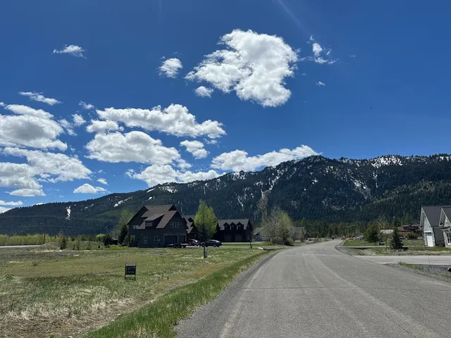 $175,000 | 13116 Hawks Bay Road, Unit 9, Donnelly, ID 83615