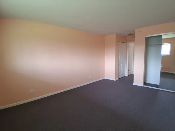 $1,400 | 1845 White Chappel Drive, Unit 2A, Mount Prospect, IL 60056
