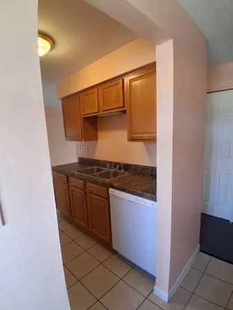 $1,400 | 1845 White Chappel Drive, Unit 2A, Mount Prospect, IL 60056