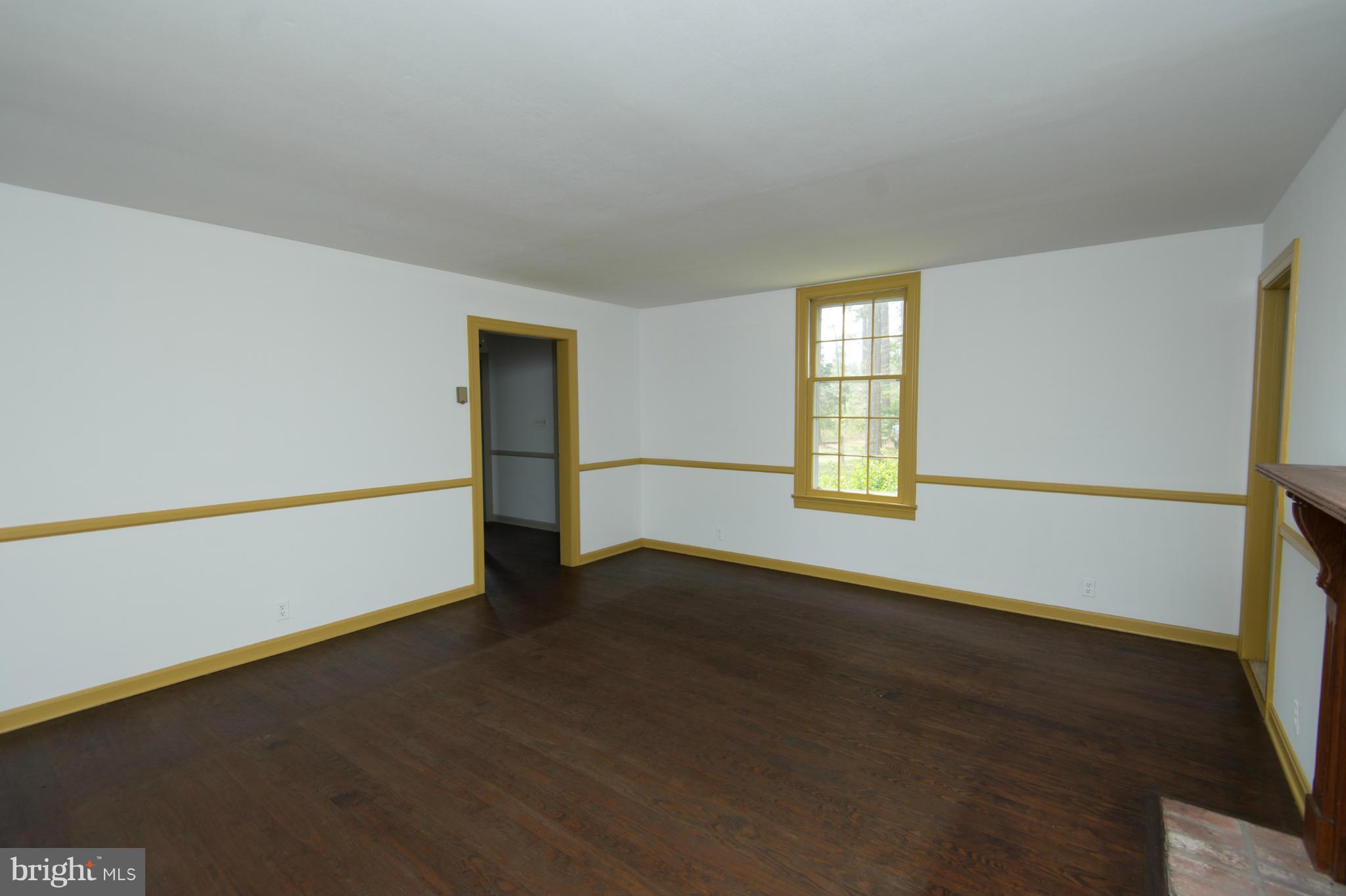 6105 Twin Point Cove Road Cambridge, MD 21613 - Photo 14 of 30 Living Room