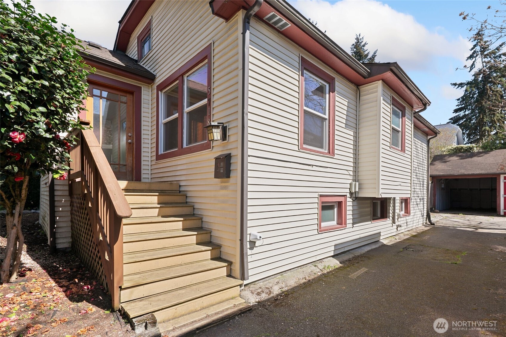 5718 25th Avenue Northeast Seattle, WA 98105 - Photo 1 of 40