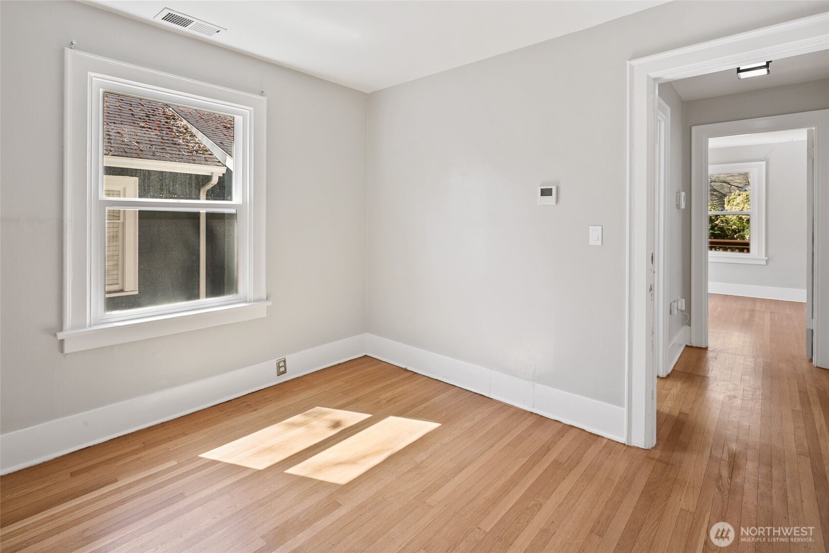 5718 25th Avenue Northeast Seattle, WA 98105 - Photo 17 of 40