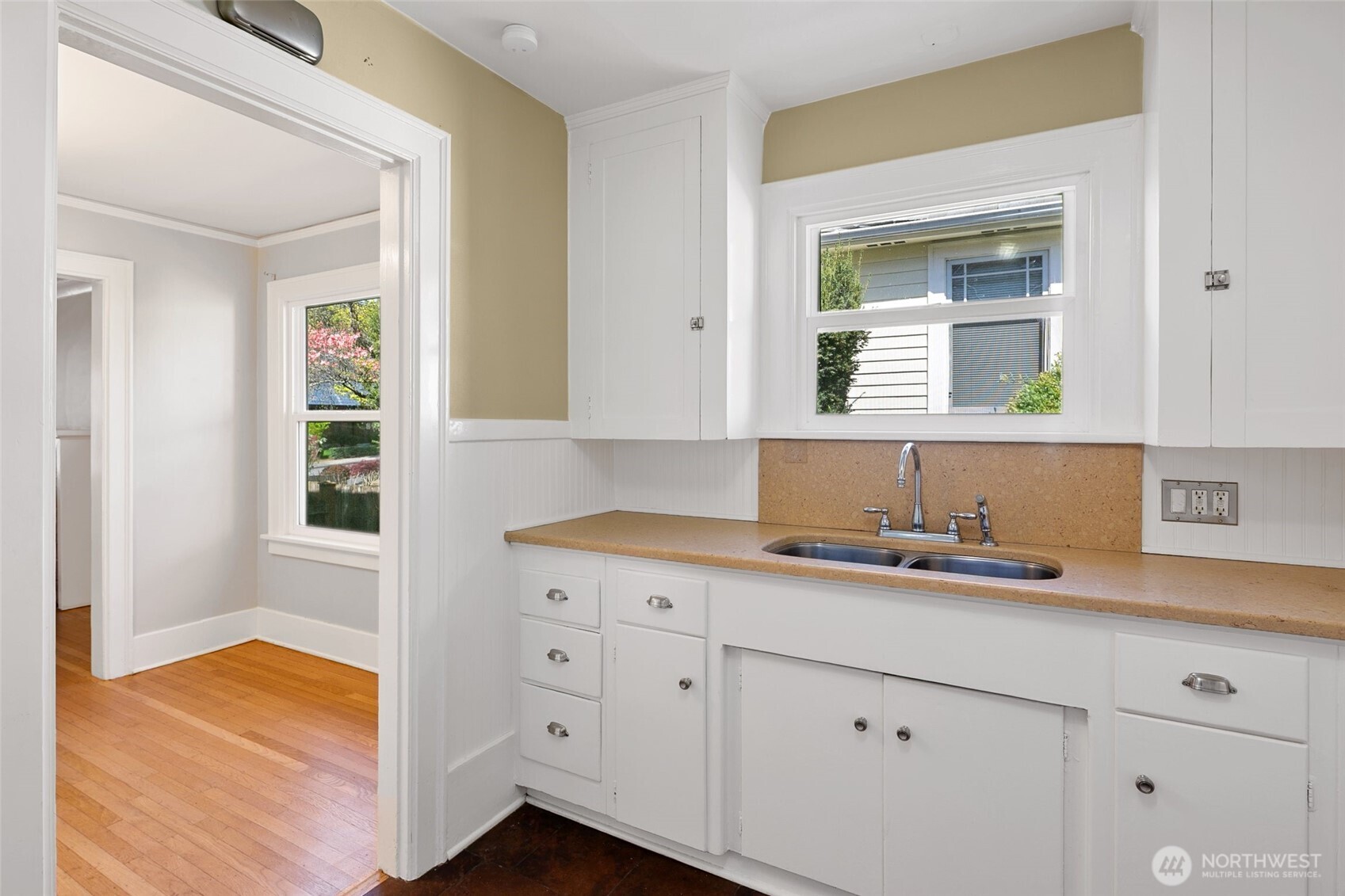 5718 25th Avenue Northeast Seattle, WA 98105 - Photo 19 of 40